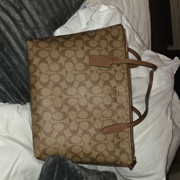 Coach Tote - Picture 1 of 6
